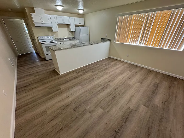 2215 Elm St SW — Photo 4
