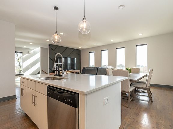 5th image of 1208 Avondale Cir