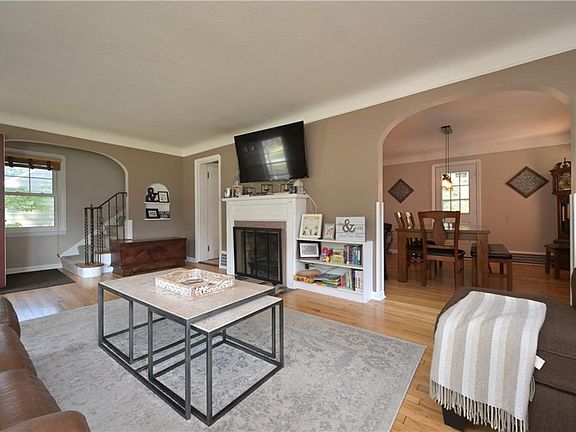 5th image of 4203 W 215th St