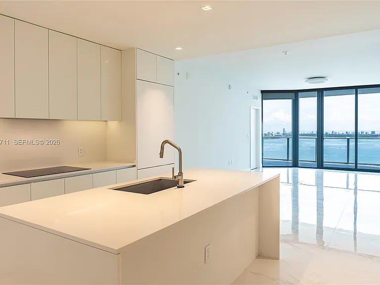 700 NE 24th St #3603 — Photo 15