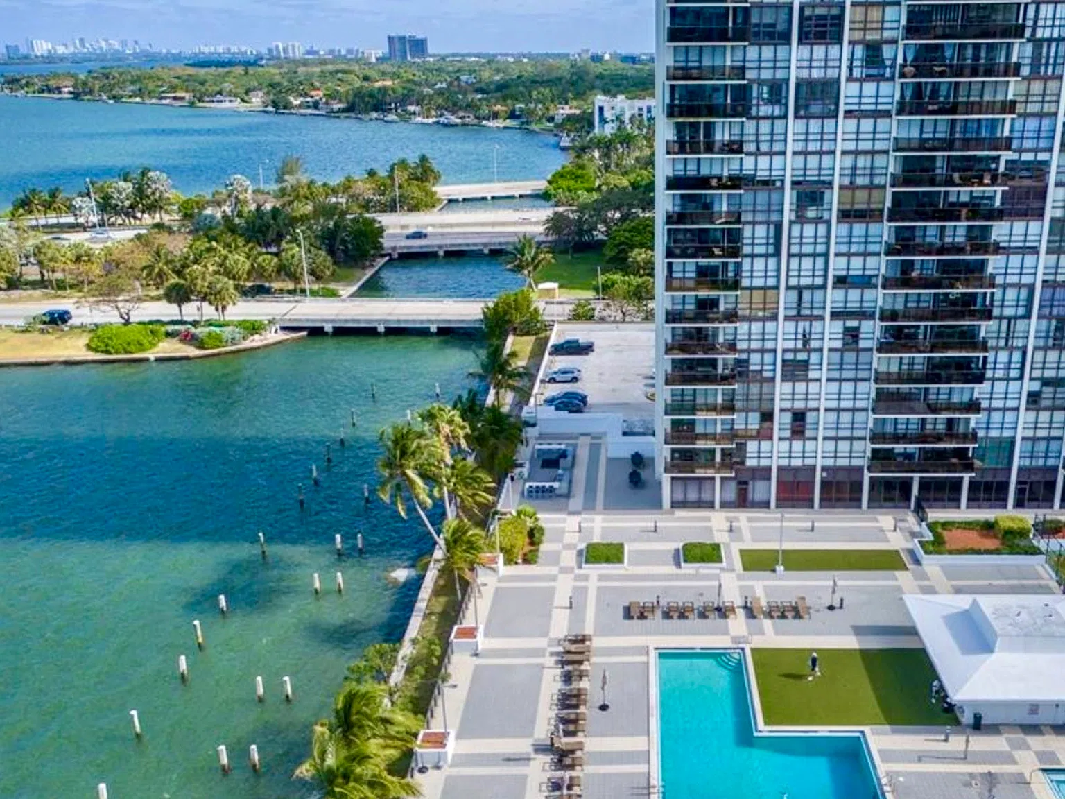 1 bed, 955 sqft, $3,200 — Photo 4