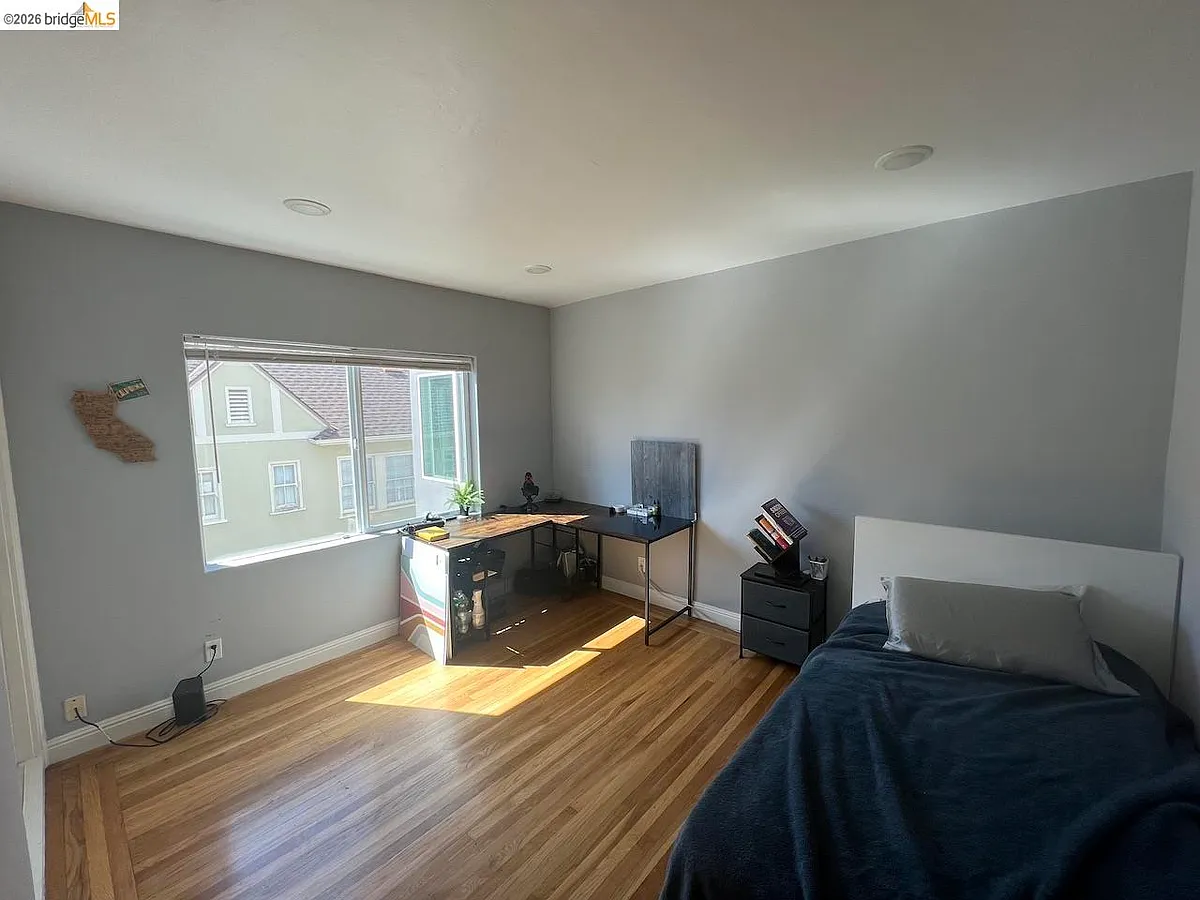 Building Photo - 2554 Virginia St