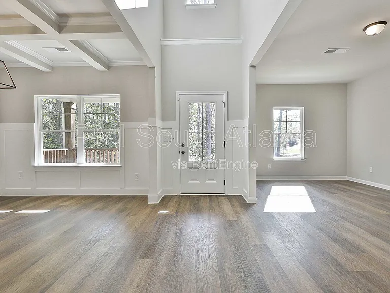 10 Singletree Ln — Photo 3