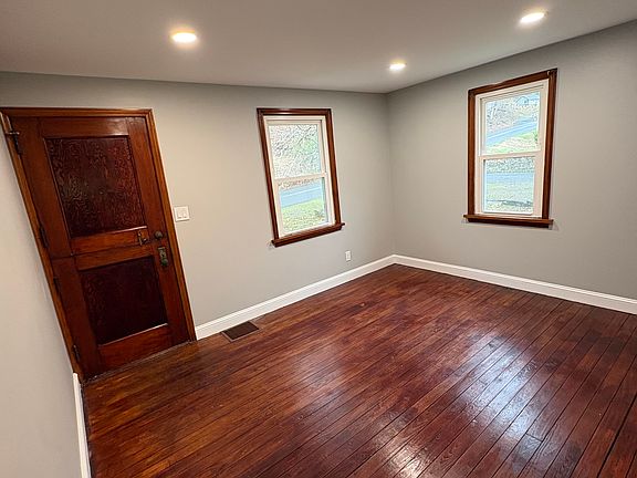 3rd image of 800 Morvale Rd