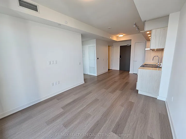 448 Burnhamthorpe Rd W #3810 — Photo 6