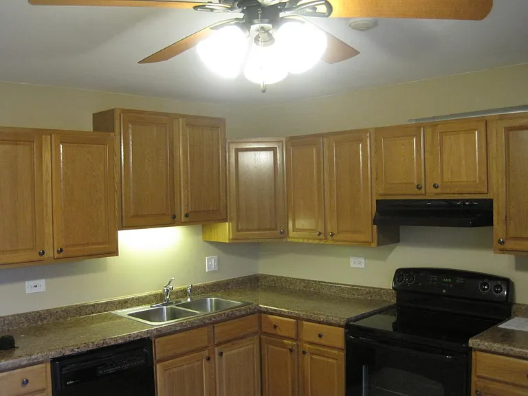 522 Brookside Dr — Photo 1