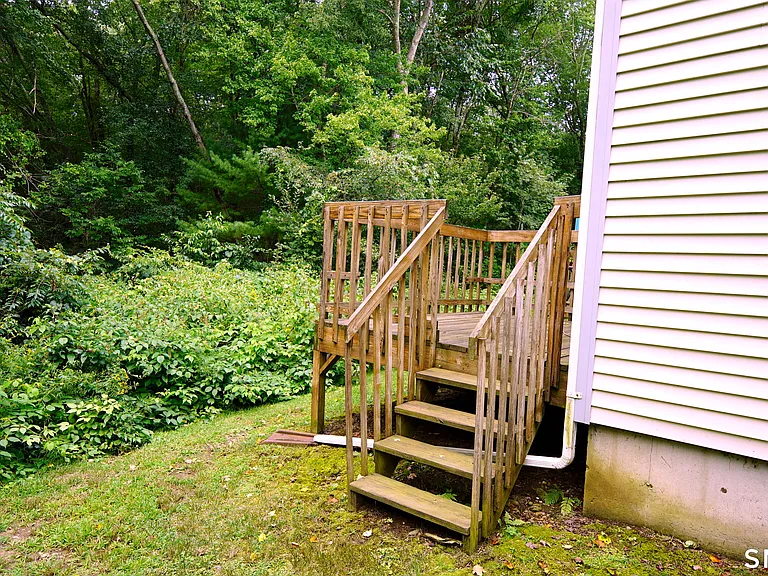 64 Crystal Ln #A — Photo 6