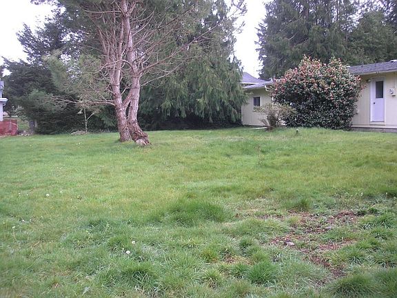 5th image of 220 SW Greenwood Way