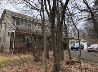 16 Acorn Ln, Jim Thorpe, PA 18229