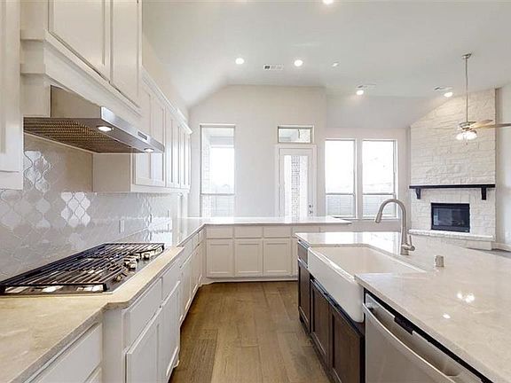 4th image of 1605 Lavender Dr