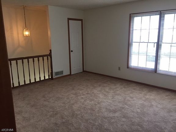 5th image of 39 Burlington Ct #39