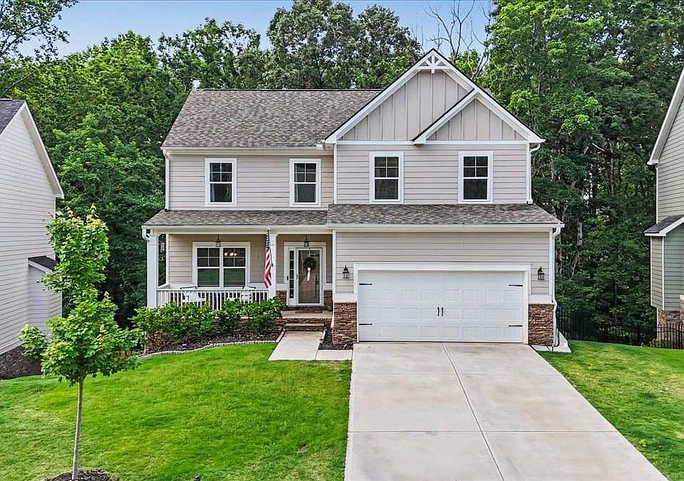 1st image of 12 Ashwood Dr SE