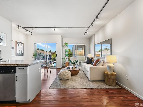 4th image of 414 40th St APT 307