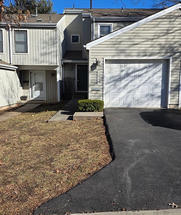 1st image of 8542 W 108th Pl