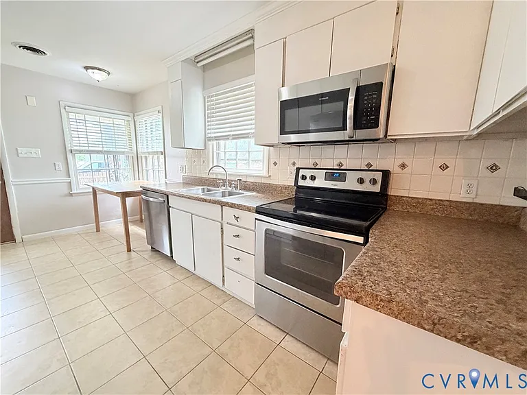 6255 Debora Dr — Photo 3