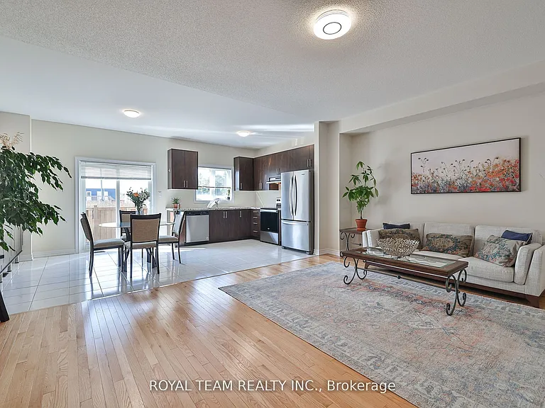 1246 Peelar Cres — Photo 6