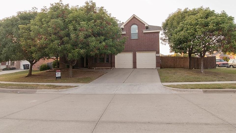 1st image of 1037 Lindstrom Dr