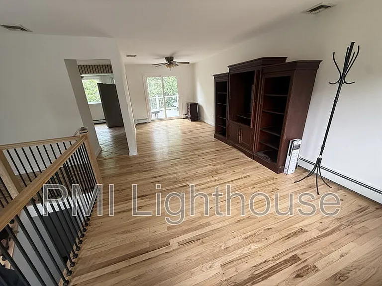 2077 Feuereisen Ave — Photo 5