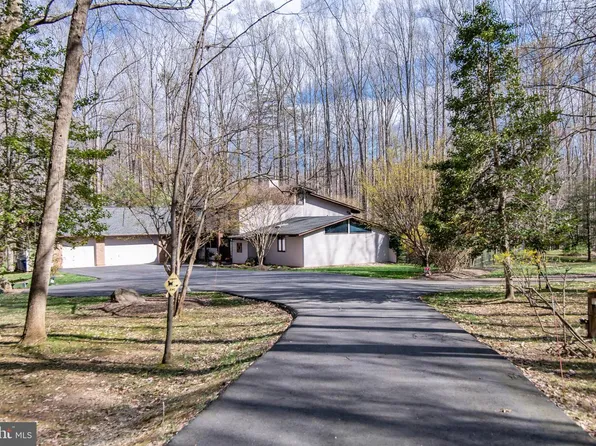 8305 Pinyon Pine Ct, Fairfax Station, VA 22039