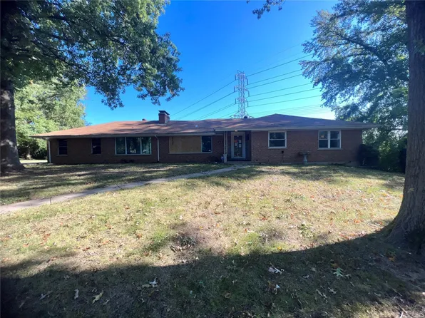 812 Surrey Lane Ct, Saint Louis, MO 63137