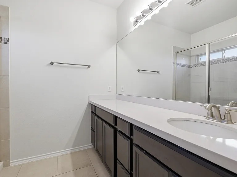 2105 Town Centre Dr #27 — Photo 14