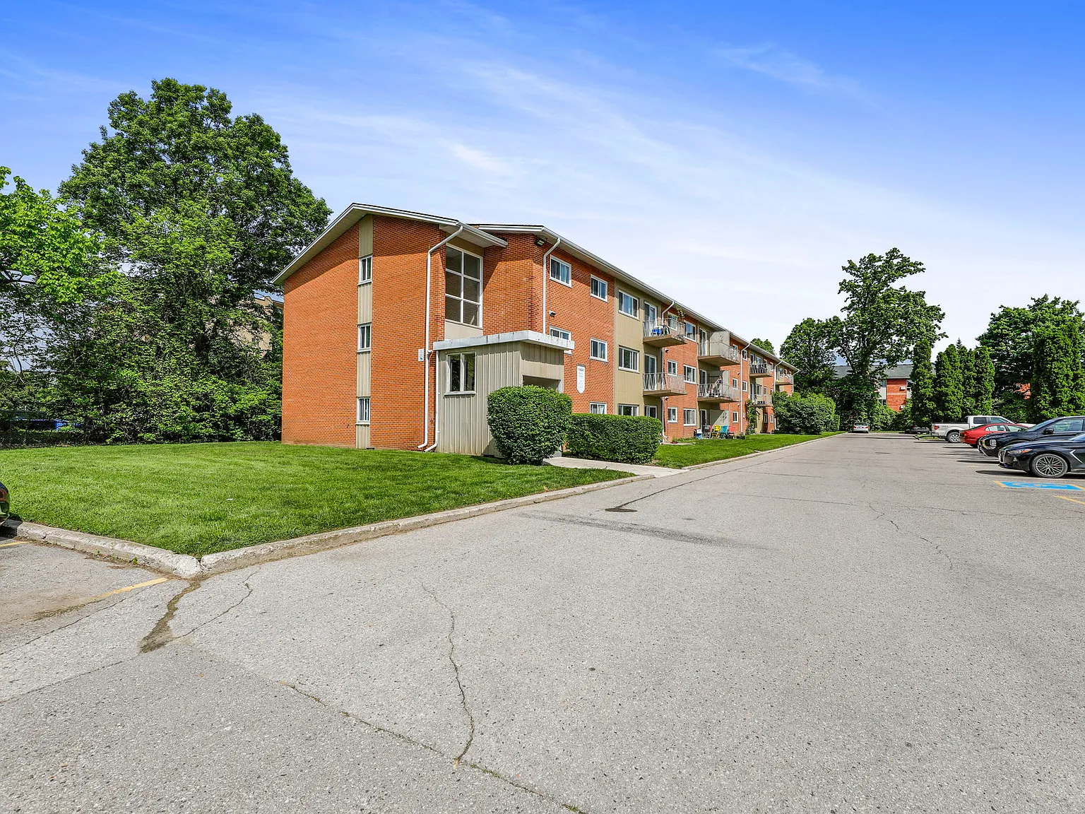 Huron Village Apartments — Photo 2