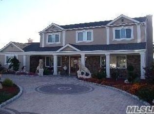 347 Grand Central Ave, Amityville, NY 11701