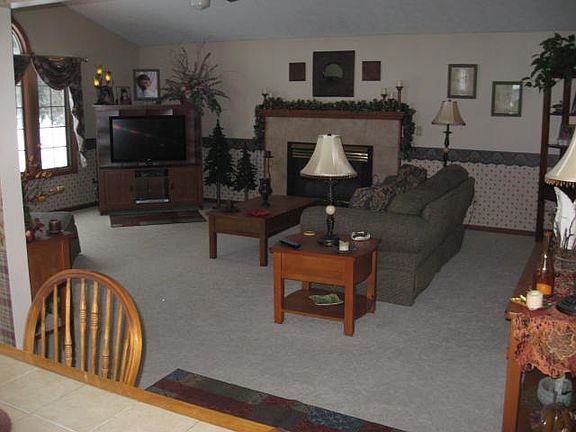 5th image of 11760 Christian Ave.