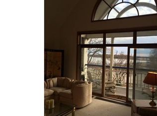 5009 Lake Ave, Saint Paul, MN 55110