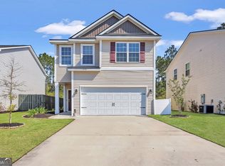 572 Brightleaf Cir, Hinesville, GA 31313