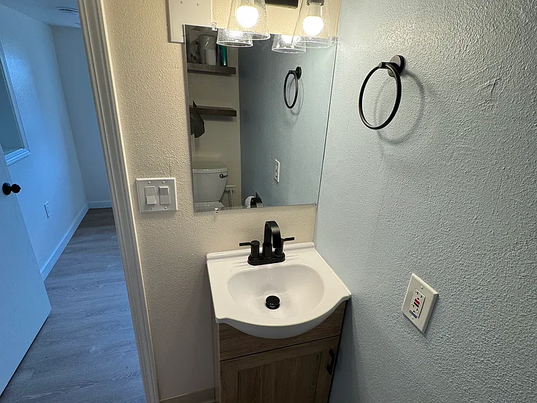 2701 Eagle St #B — Photo 7