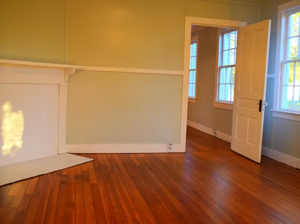 8 4th St, Jackson, TN 38301