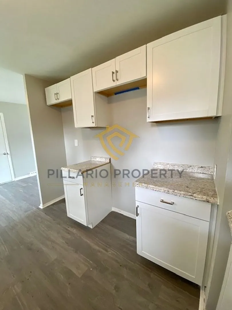 Updated Style Ranch House in Anderson with 3 Bedrooms and 1 Bathroom is Available NOW! — Photo 4