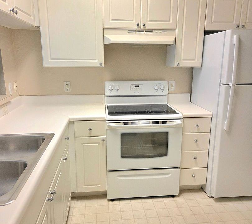 1st image of 223 Arbor Lakes Cir