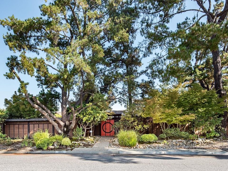 1st image of 19915 Glen Brae Dr