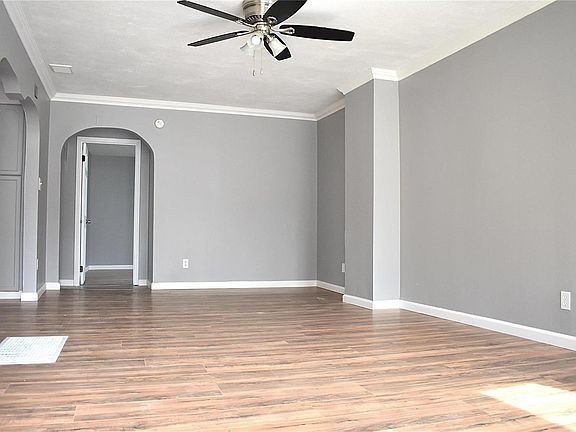 3rd image of 4835 Oldenburg Ave