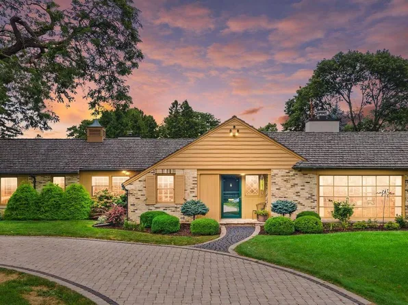 440 Cross Creek ROAD, Racine, WI 53402