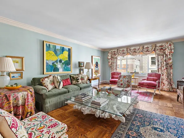 30 East 62nd Street 8A image 1 of 10