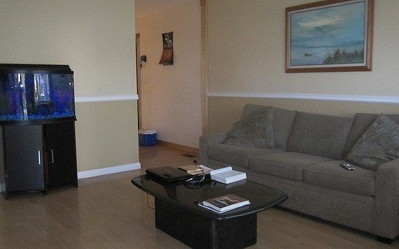 2nd image of 907 Oriole Dr