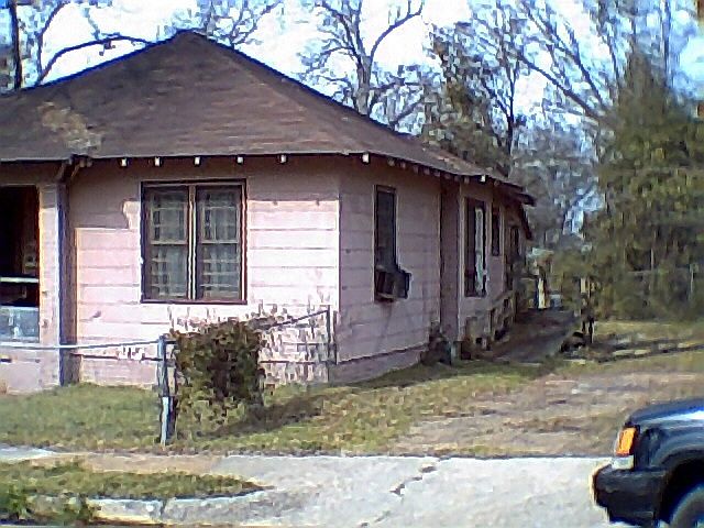 2nd image of 528 Burns St