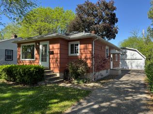 7112 Schneider Ave, Hammond, IN 46323