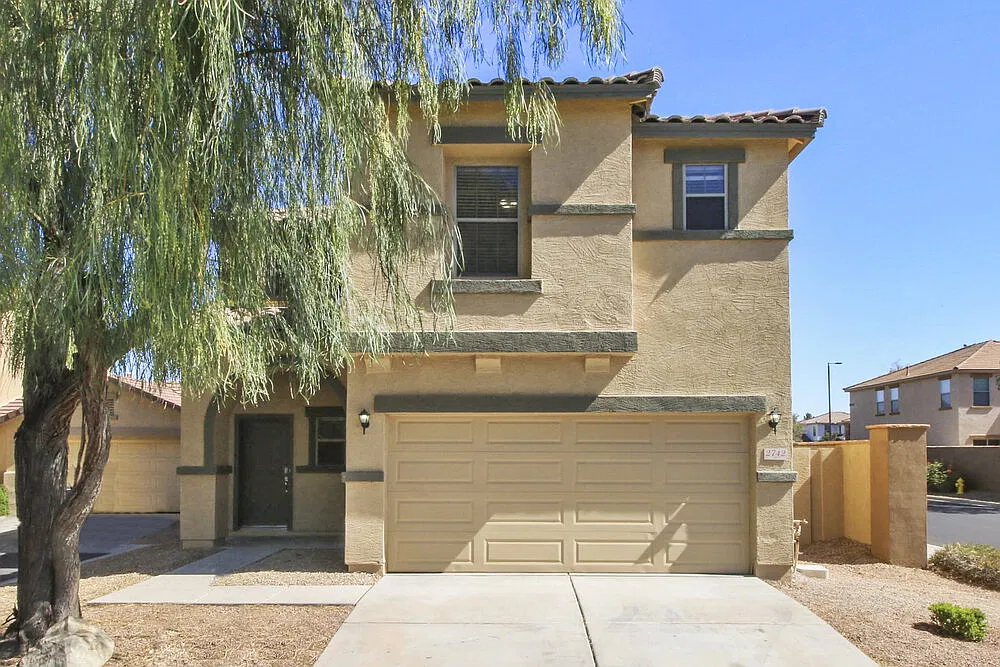 3 bed, 2.5 bath, 1576 sqft, $2,375 — Photo 1