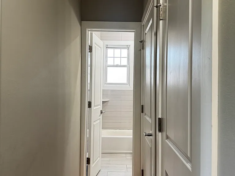 239 Hamilton St #5 — Photo 11