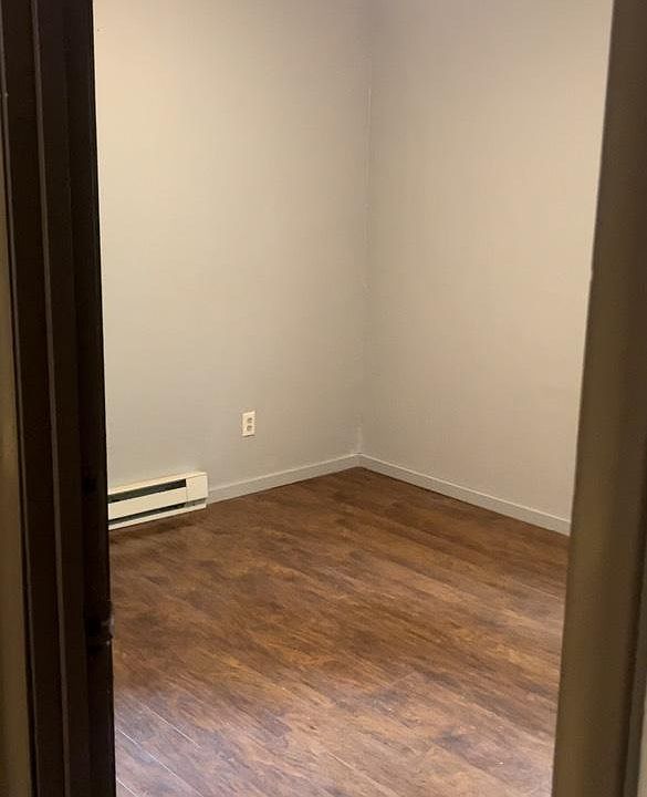 2nd image of 797 Richmond Rd