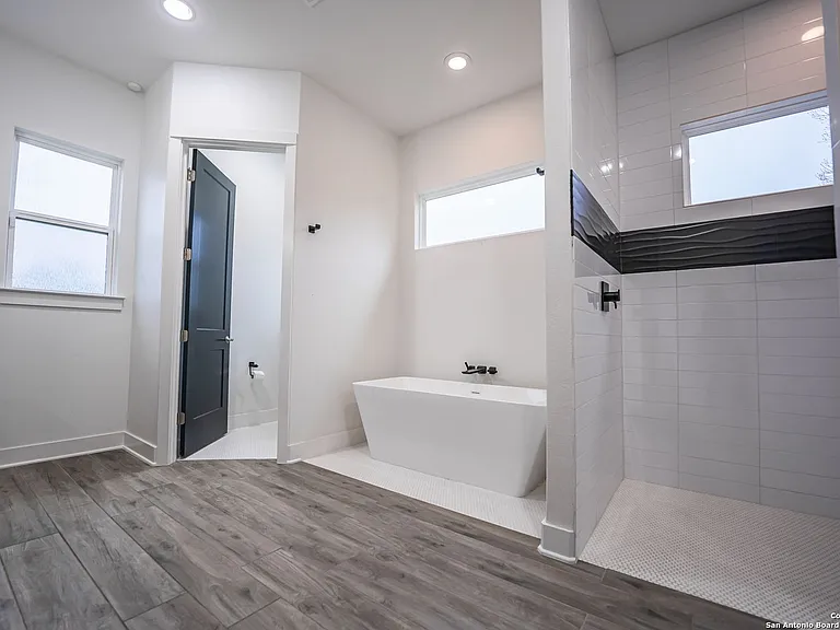 2109 Bella Vis — Photo 19