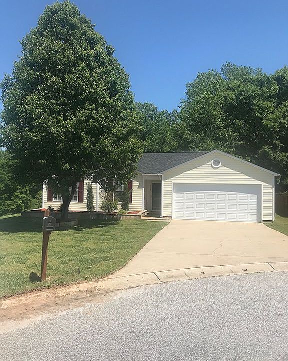 1st image of 114 Willow Bend Dr