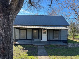 1401 Jones St, Taylor, TX 76574