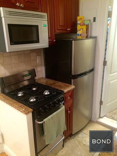 2nd image of 155 E 99th St APT 3