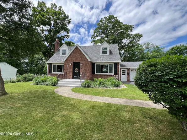 29 Grandview Drive, Latham, NY 12110