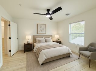 2204 W San Antonio St UNIT 4, New Braunfels, TX 78130